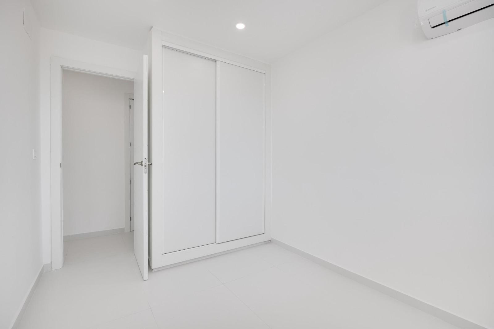 3 Bed, 2 Bath, ApartmentFor Sale, Torrevieja, Alicante