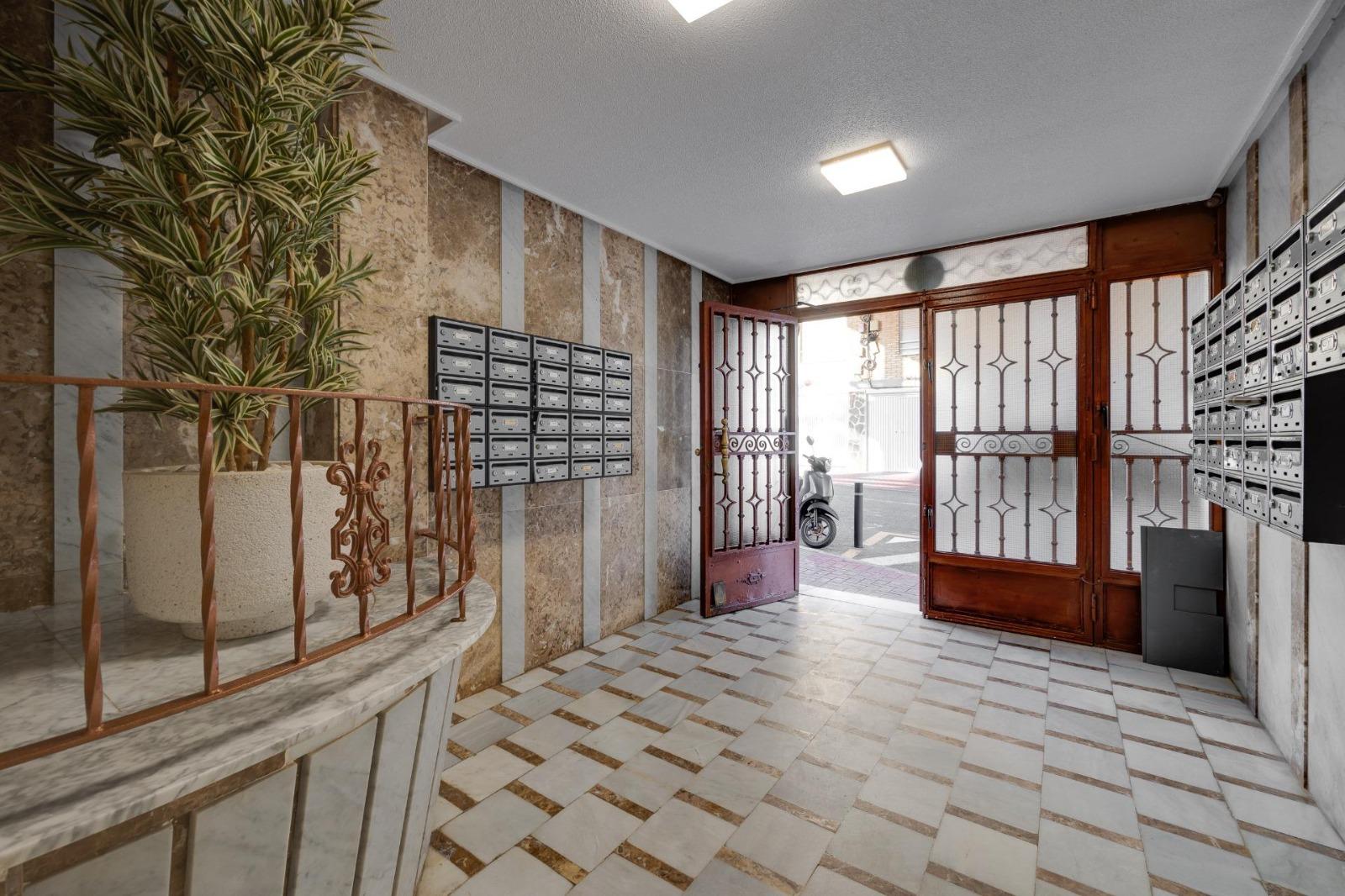 3 Bed, 2 Bath, ApartmentFor Sale, Torrevieja, Alicante