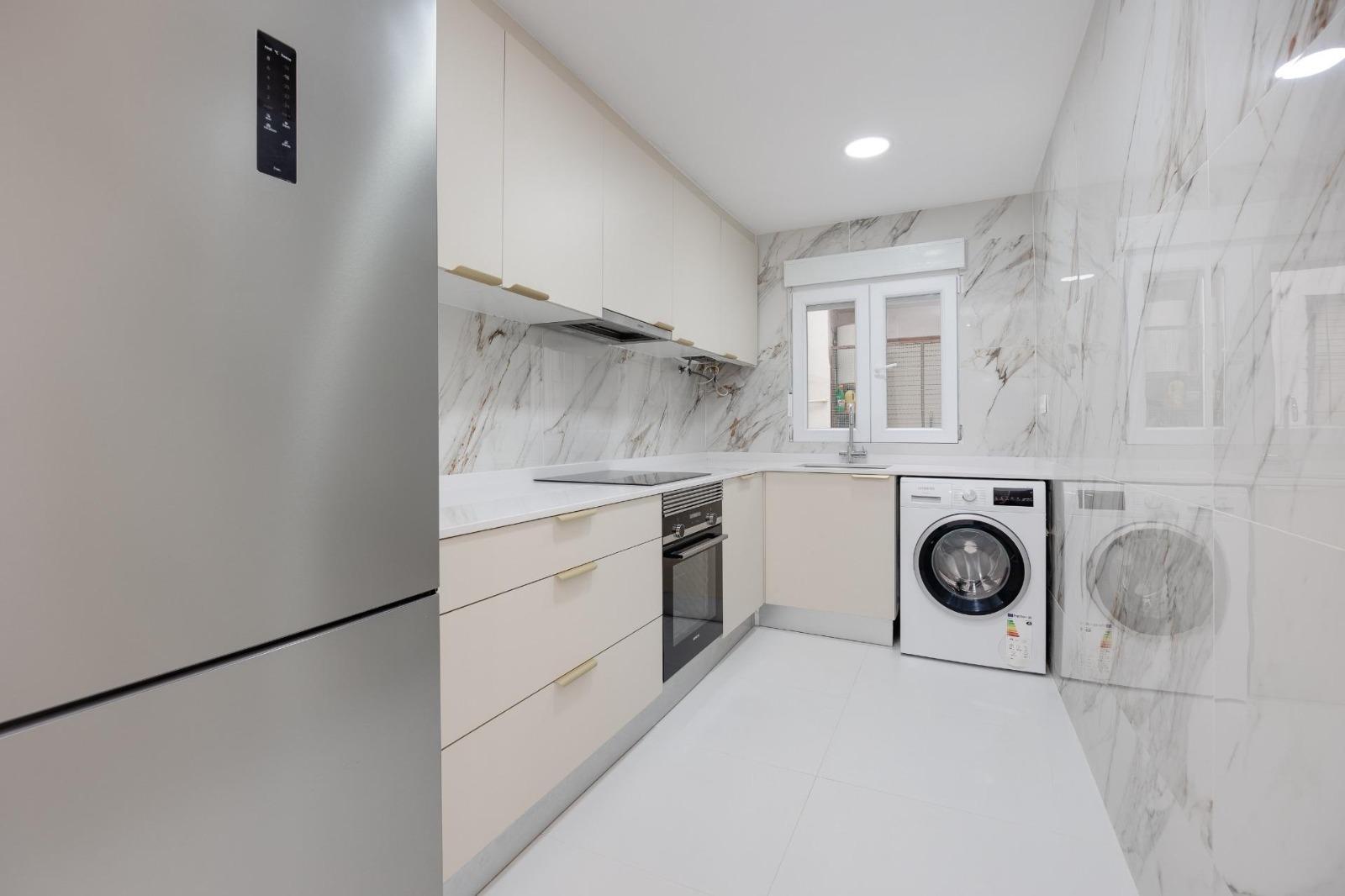 3 Bed, 2 Bath, ApartmentFor Sale, Torrevieja, Alicante