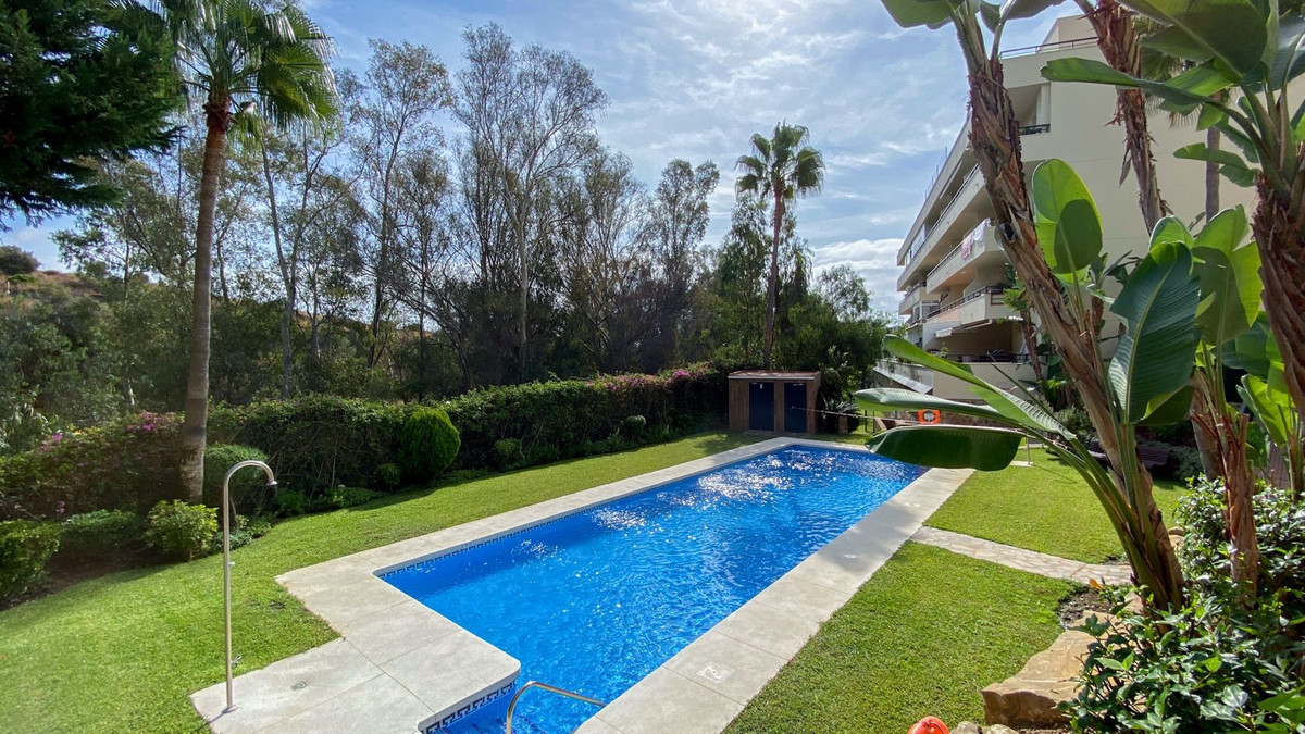 3 Bed, 2 Bath, ApartmentFor Sale, Calahonda, Malaga