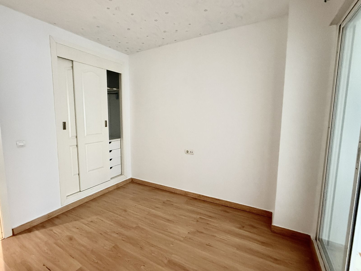 3 Bed, 2 Bath, ApartmentFor Sale, Calahonda, Malaga