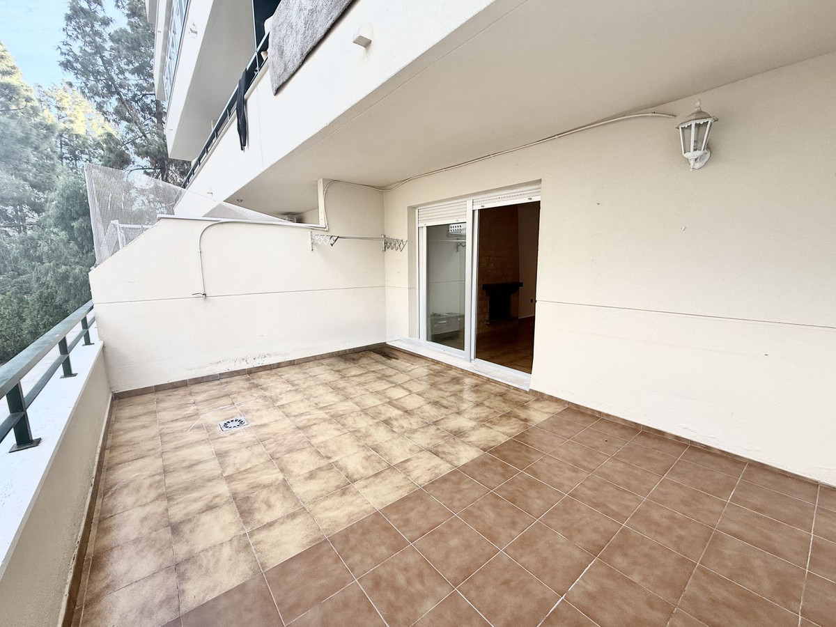 3 Bed, 2 Bath, ApartmentFor Sale, Calahonda, Malaga
