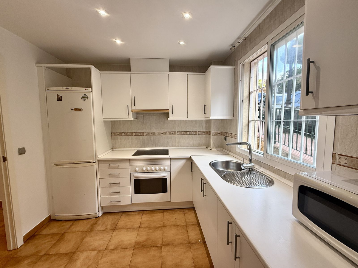 3 Bed, 2 Bath, ApartmentFor Sale, Calahonda, Malaga