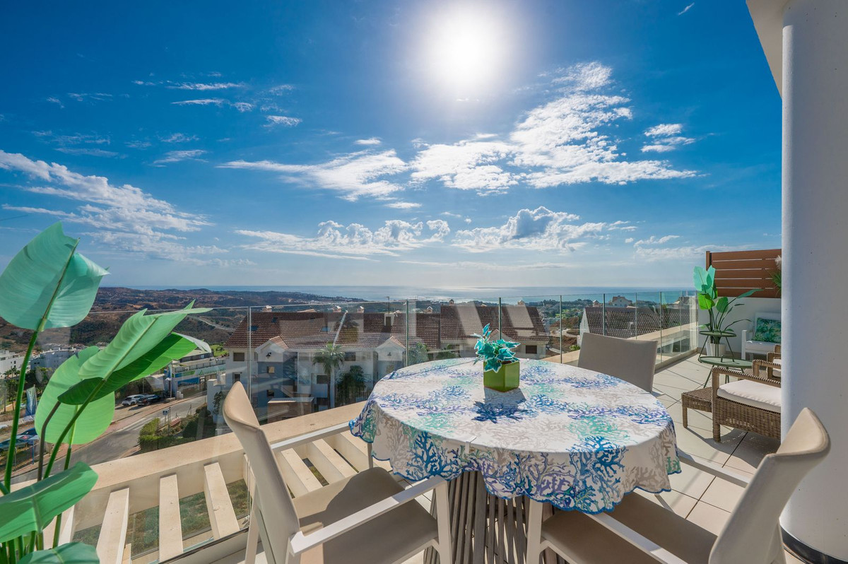 2 Bed, 2 Bath, ApartmentFor Sale, Calanova Golf, Malaga