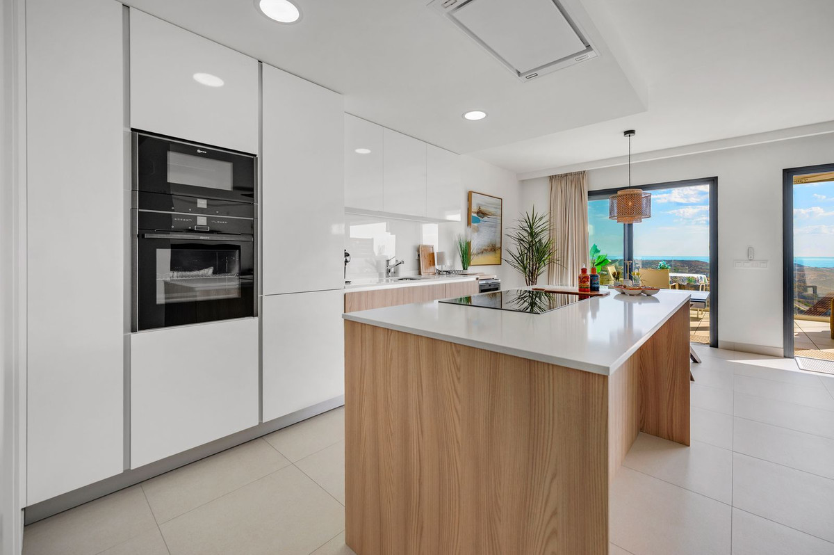 2 Bed, 2 Bath, ApartmentFor Sale, Calanova Golf, Malaga