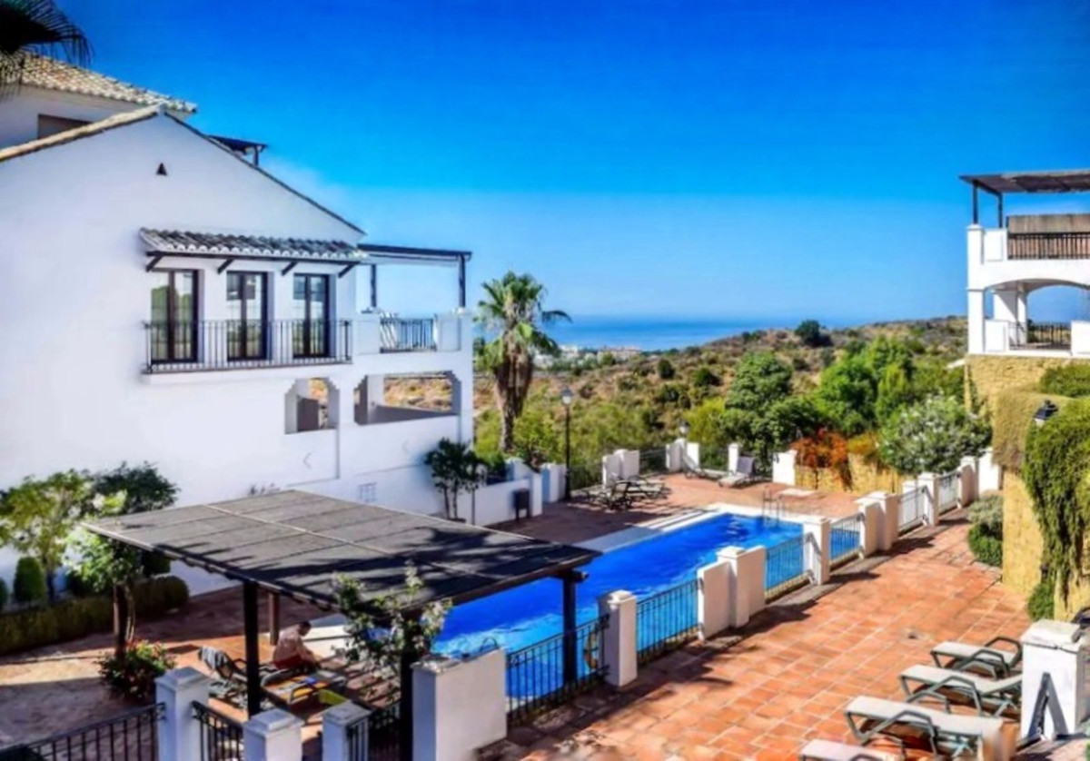 3 Bed, 4 Bath, ApartmentFor Sale, Los Monteros, Malaga