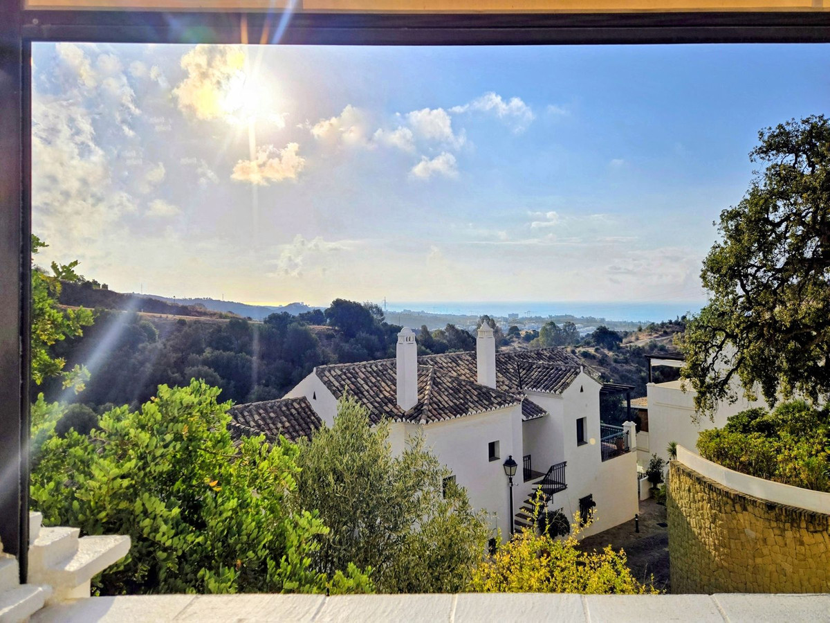 3 Bed, 4 Bath, ApartmentFor Sale, Los Monteros, Malaga