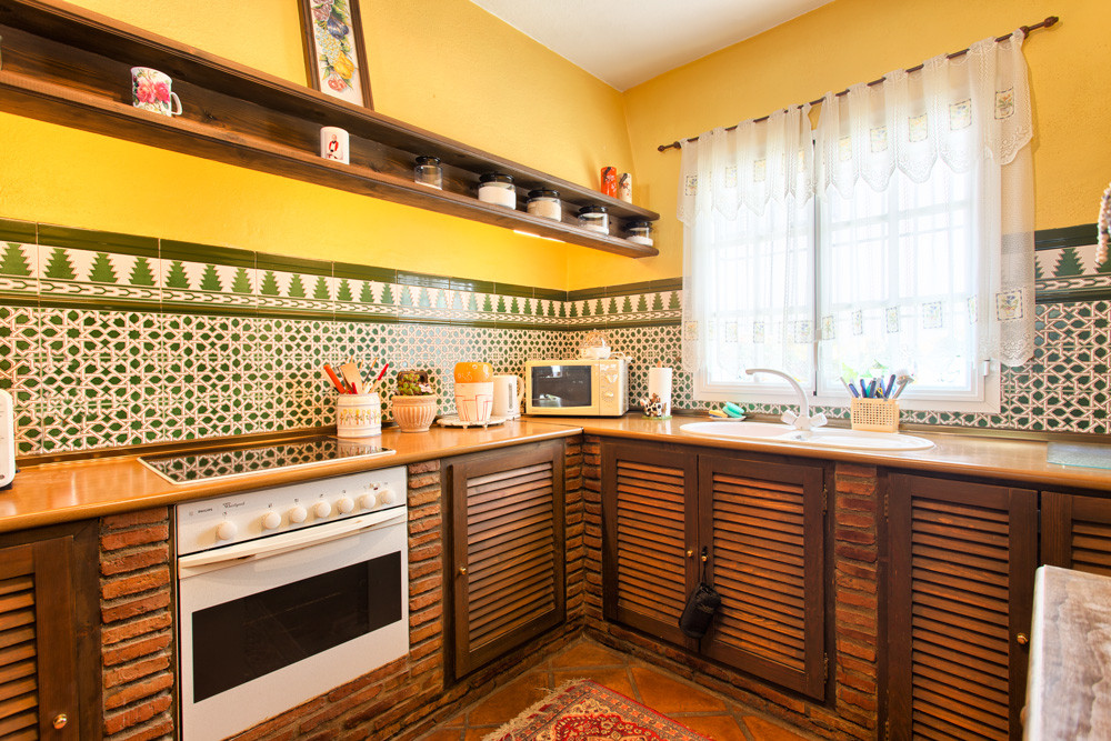 3 Bed, 2 Bath, HouseFor Sale, Benahavis, Malaga