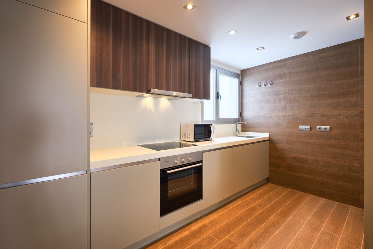 3 Bed, 2 Bath, ApartmentFor Sale, San Pedro de Alcantara, Malaga