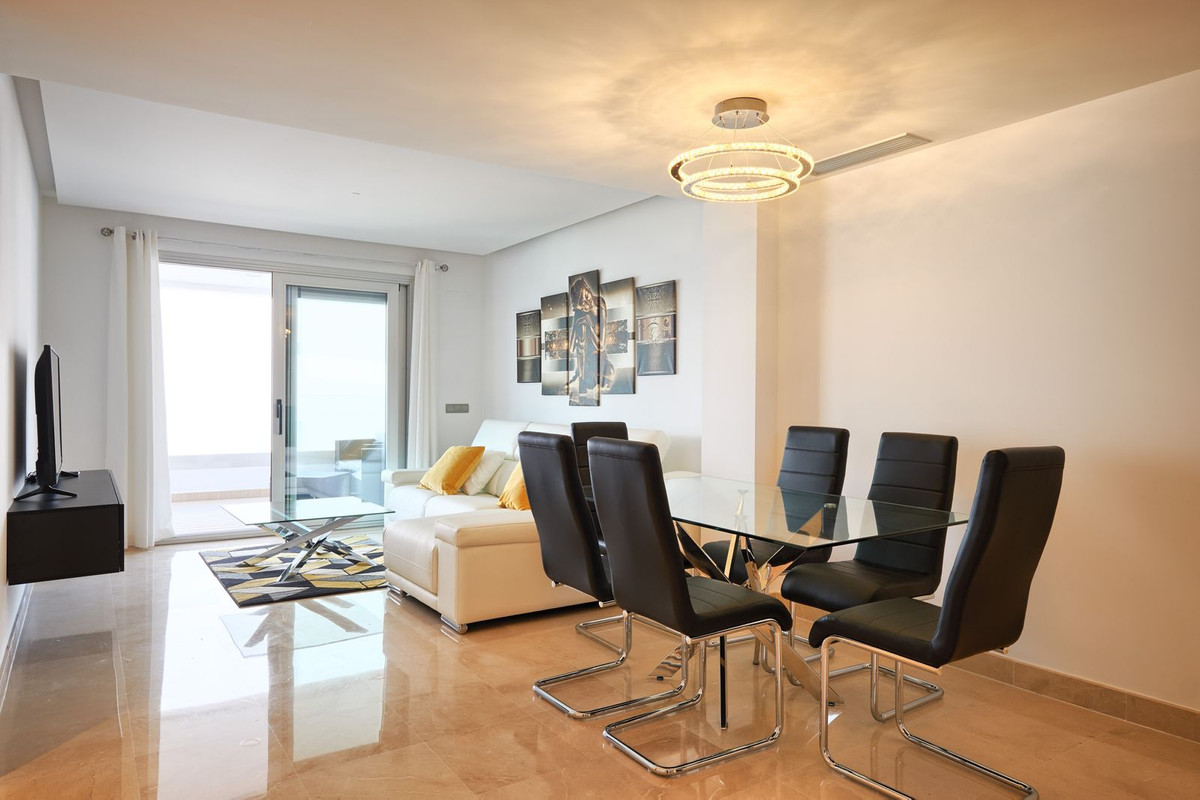 3 Bed, 2 Bath, ApartmentFor Sale, San Pedro de Alcantara, Malaga