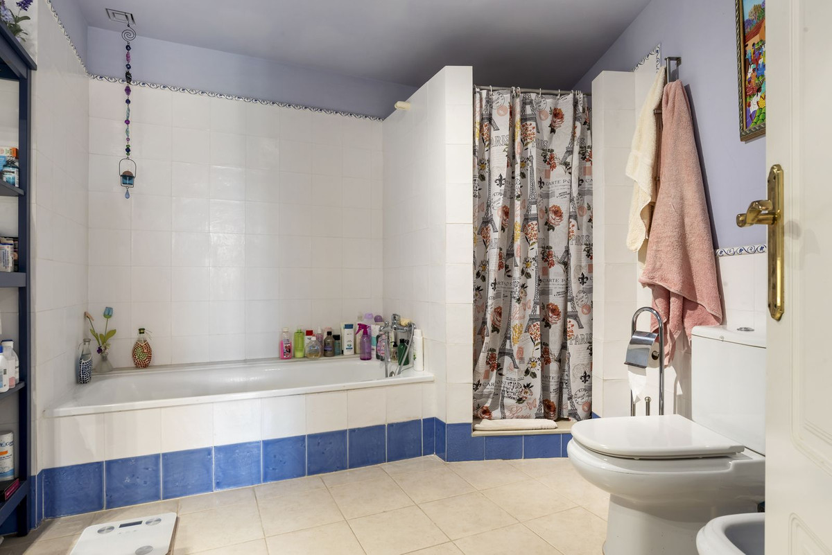 2 Bed, 2 Bath, ApartmentFor Sale, Guadalmina Alta, Malaga