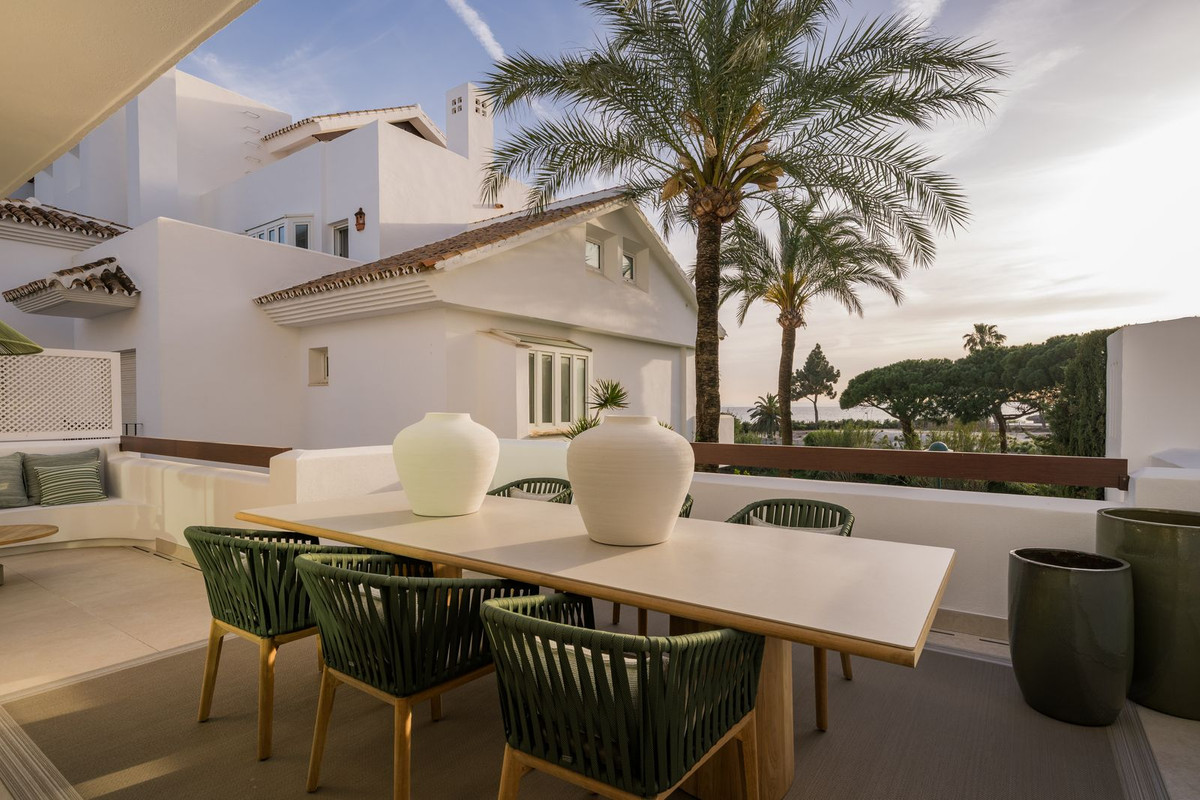 3 Bed, 2 Bath, ApartmentFor Sale, Los Monteros, Malaga