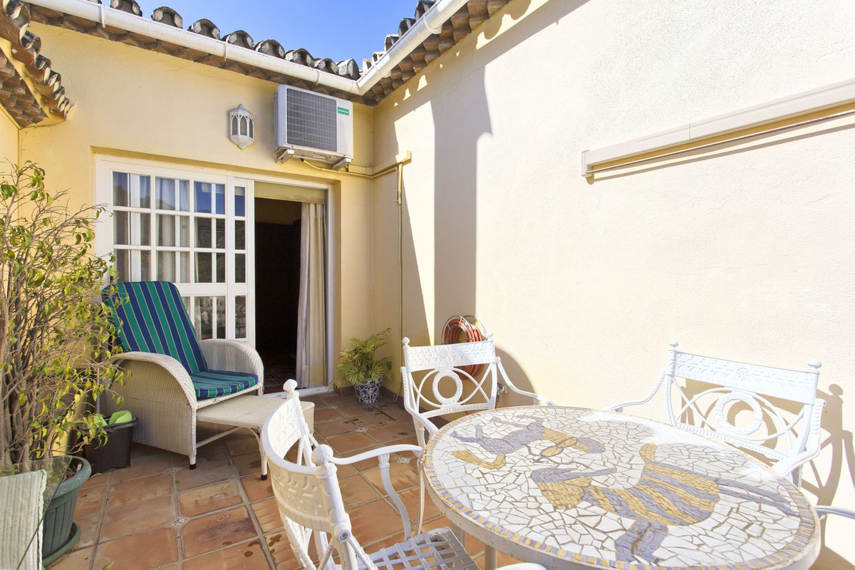 3 Bed, 2 Bath, HouseFor Sale, Benahavis, Malaga