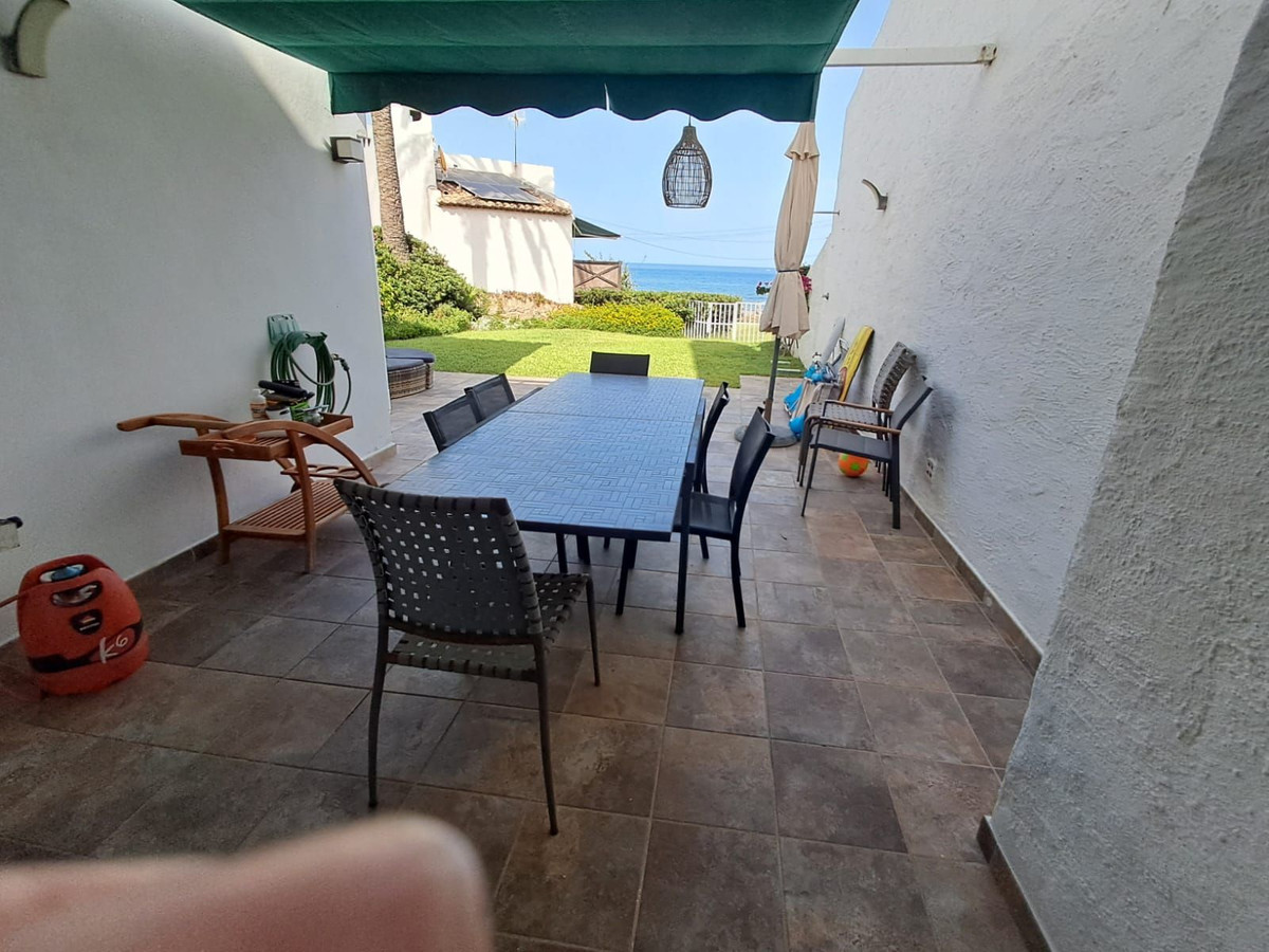 5 Bed, 4 Bath, HouseFor Sale, Estepona, Malaga