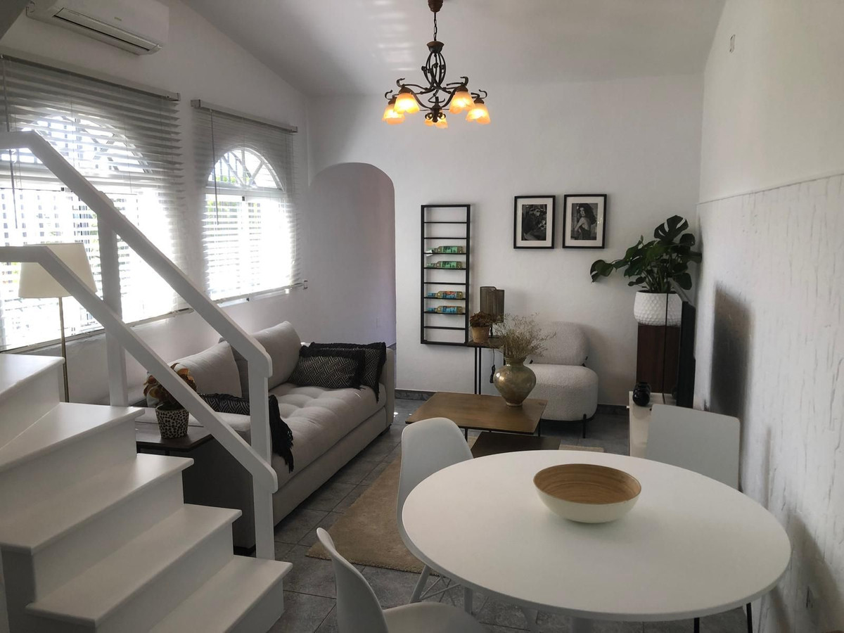 2 Bed, 1 Bath, ApartmentFor Sale, Estepona, Malaga