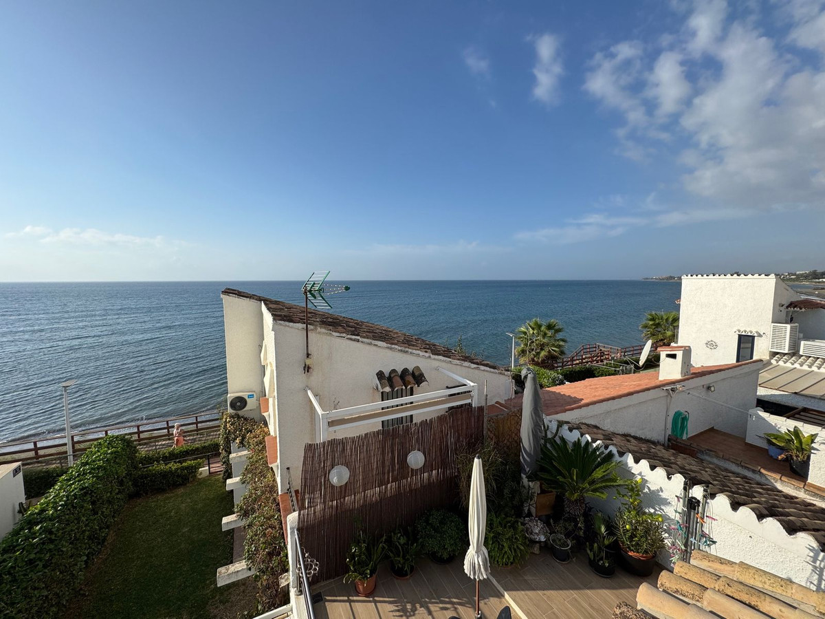 3 Bed, 3 Bath, HouseFor Sale, Estepona, Malaga