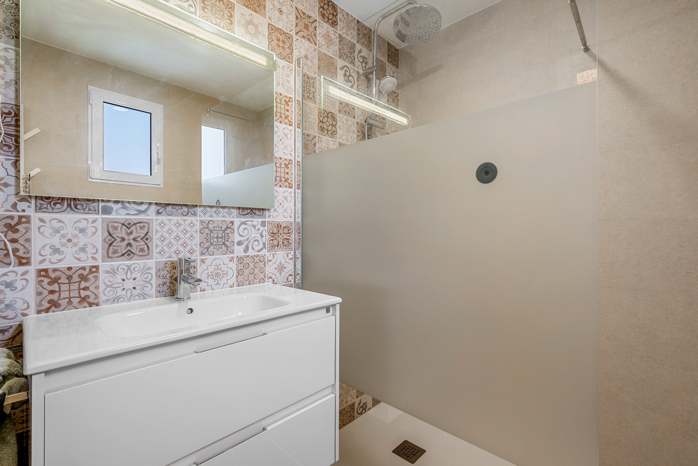 3 Bed, 2 Bath, HouseFor Sale, Crevillent, Alicante