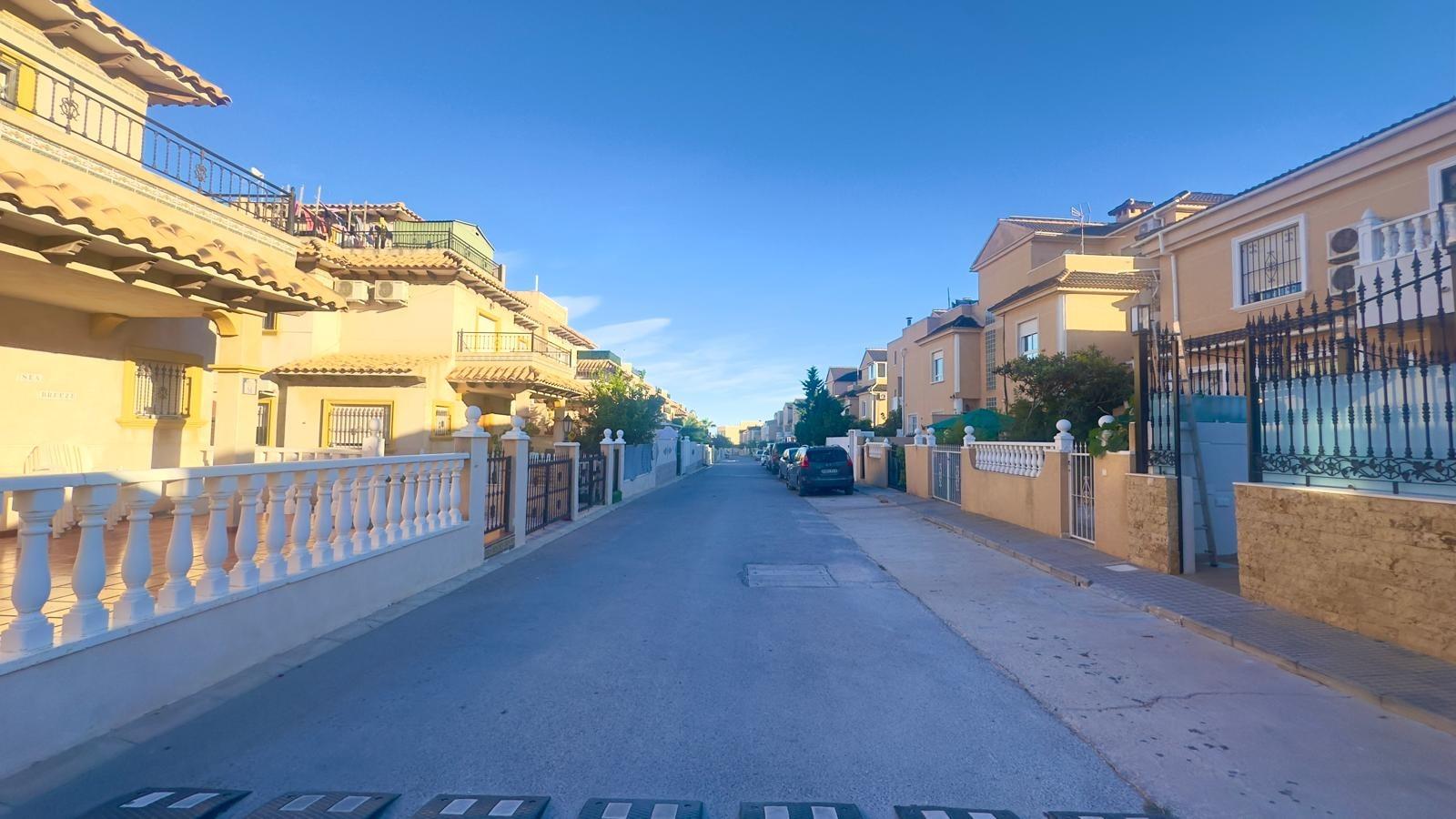 4 Bed, 3 Bath, HouseFor Sale, Orihuela Costa, Alicante