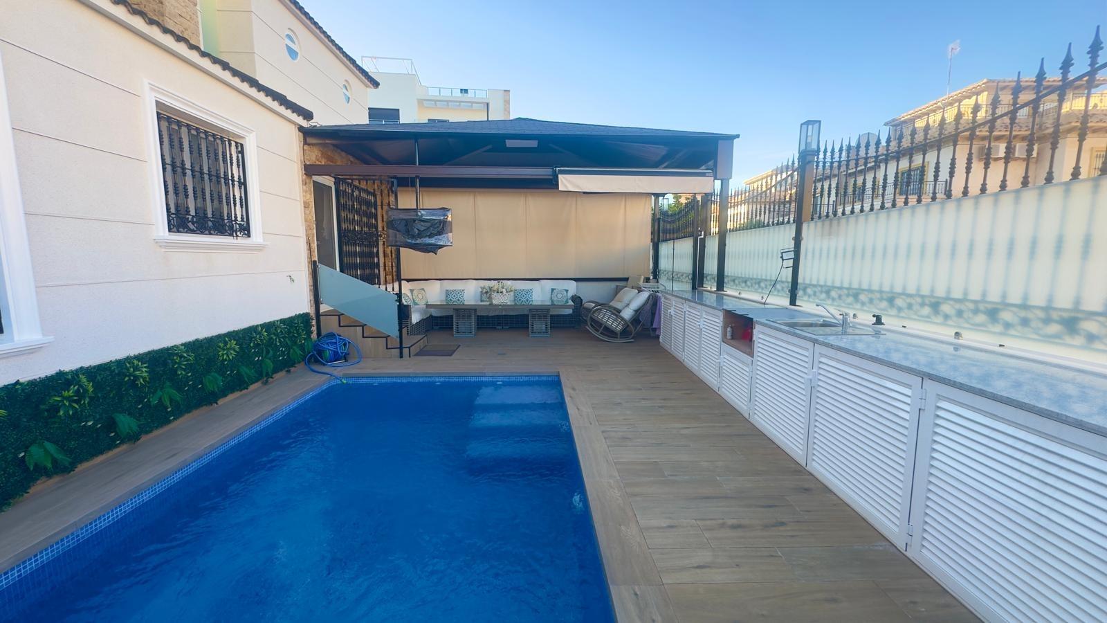4 Bed, 3 Bath, HouseFor Sale, Orihuela Costa, Alicante
