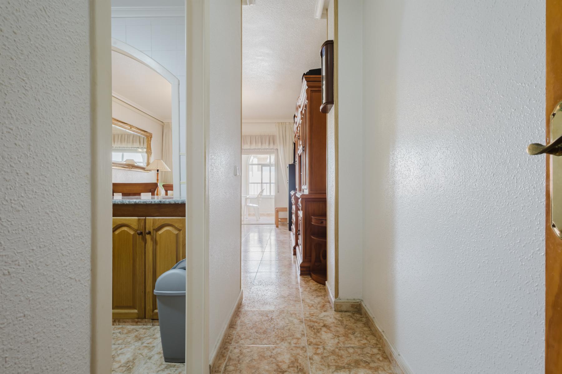 2 Bed, 1 Bath, ApartmentFor Sale, Torrevieja, Alicante