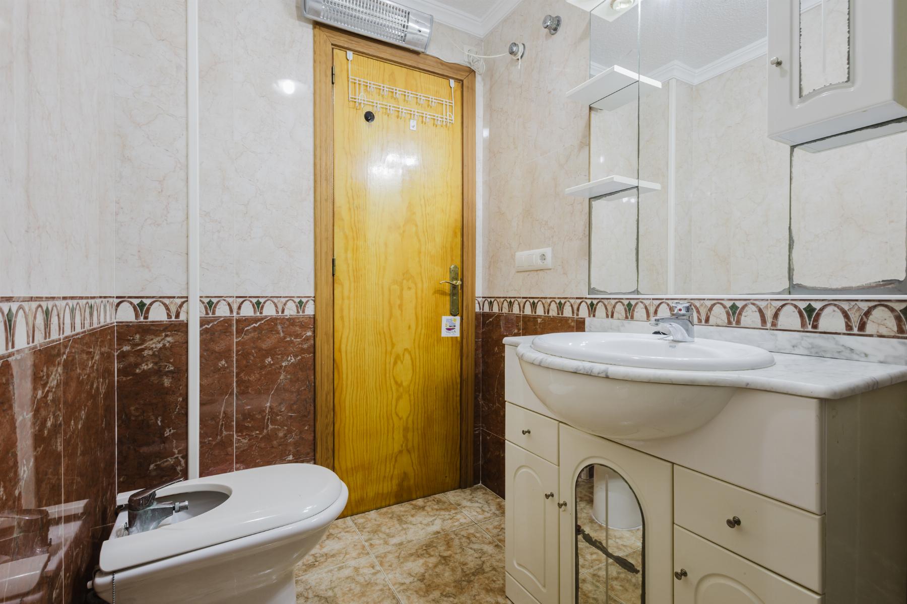 2 Bed, 1 Bath, ApartmentFor Sale, Torrevieja, Alicante