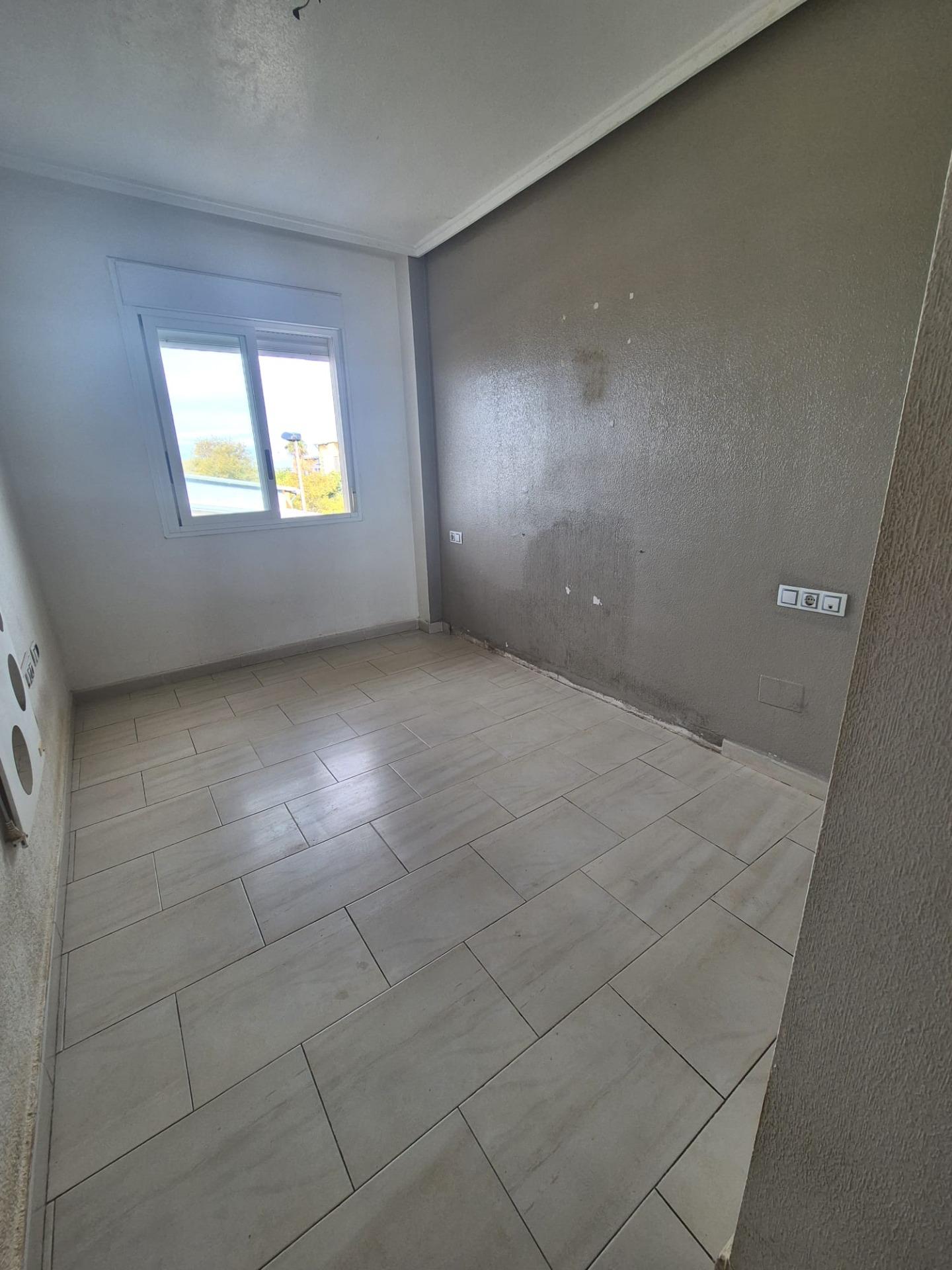 2 Bed, 1 Bath, ApartmentFor Sale, Torrevieja, Alicante