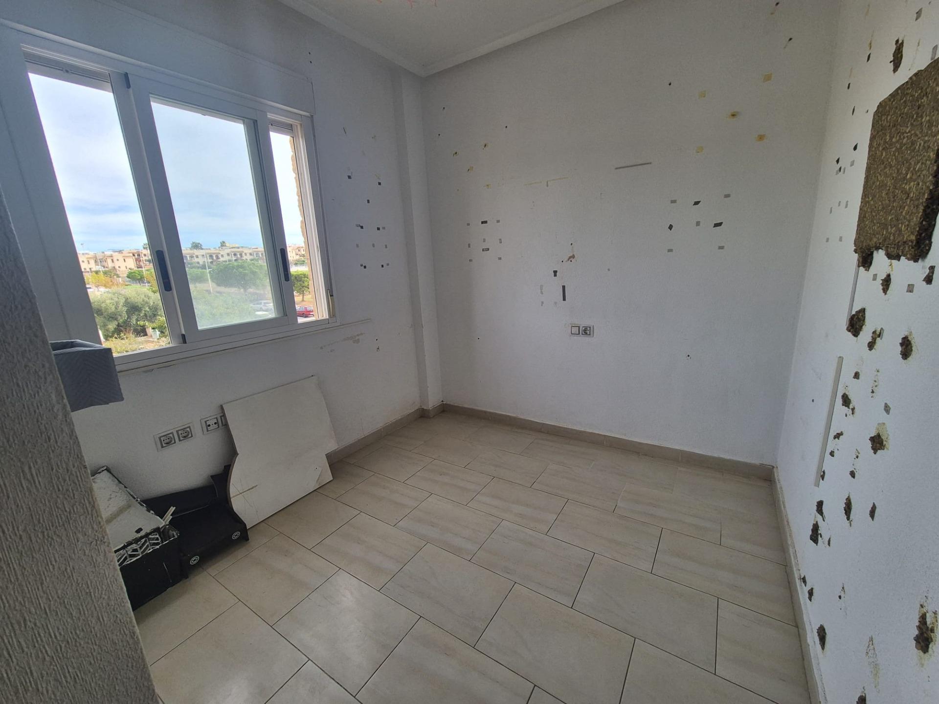 2 Bed, 1 Bath, ApartmentFor Sale, Torrevieja, Alicante