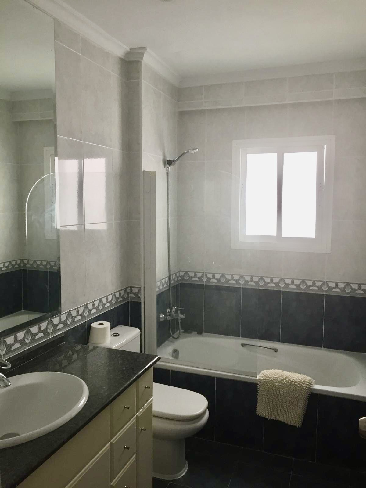 3 Bed, 1 Bath, ApartmentFor Sale, Marbella, Malaga