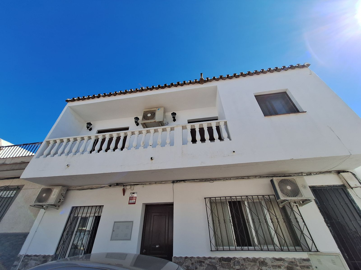4 Bed, 2 Bath, HouseFor Sale, San Enrique, Cadiz