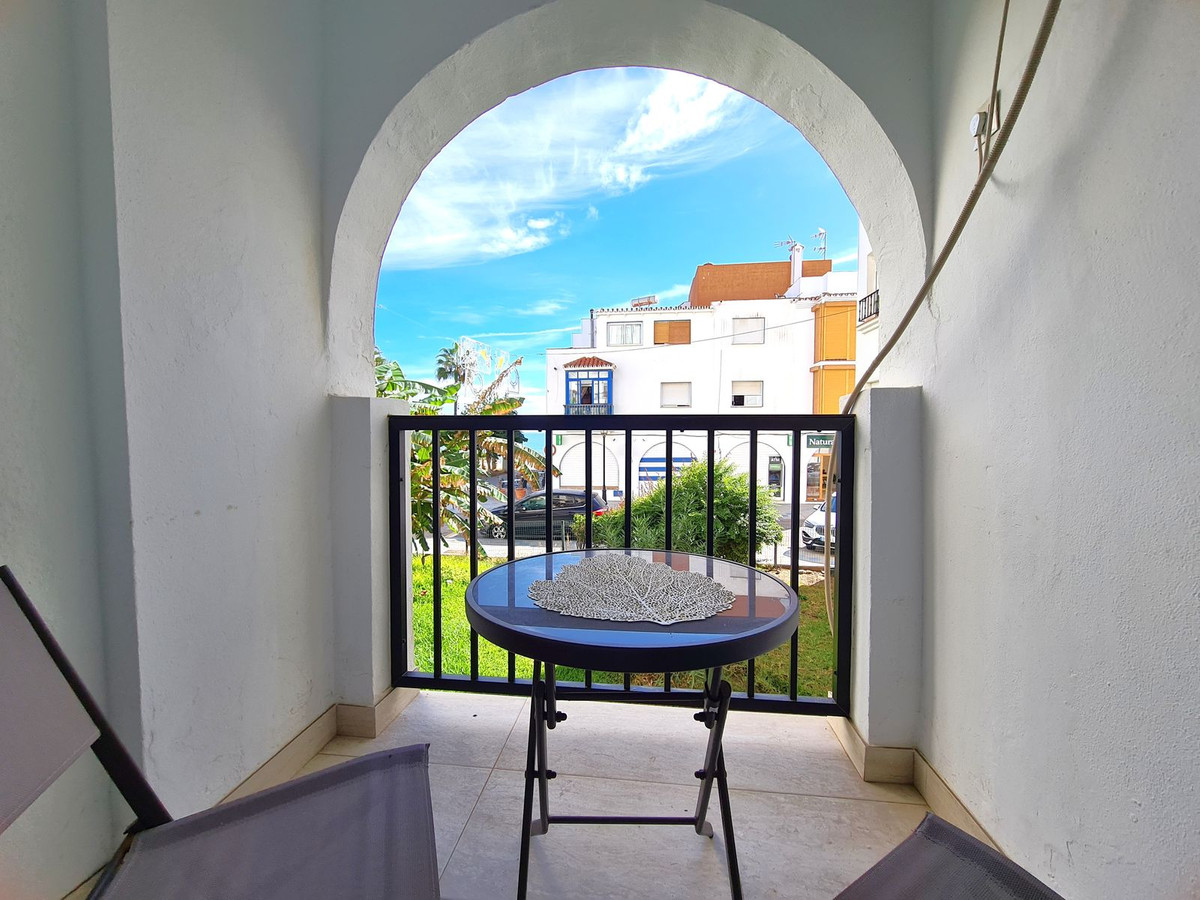 2 Bed, 1 Bath, ApartmentFor Sale, San Luis de Sabinillas, Malaga