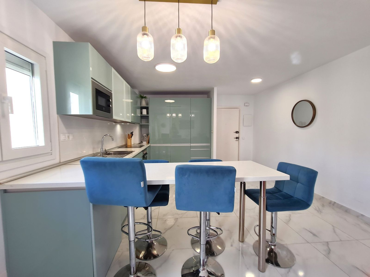 2 Bed, 1 Bath, ApartmentFor Sale, San Luis de Sabinillas, Malaga