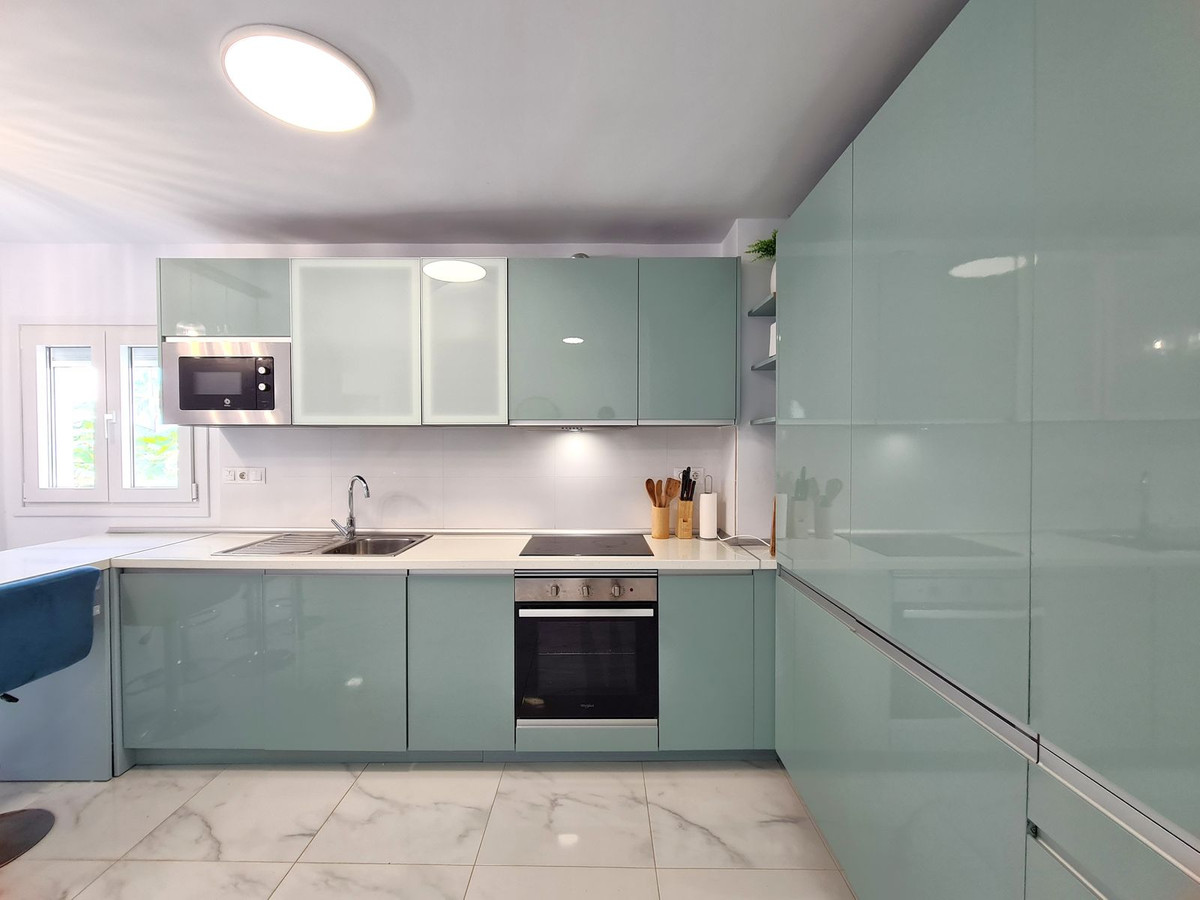 2 Bed, 1 Bath, ApartmentFor Sale, San Luis de Sabinillas, Malaga