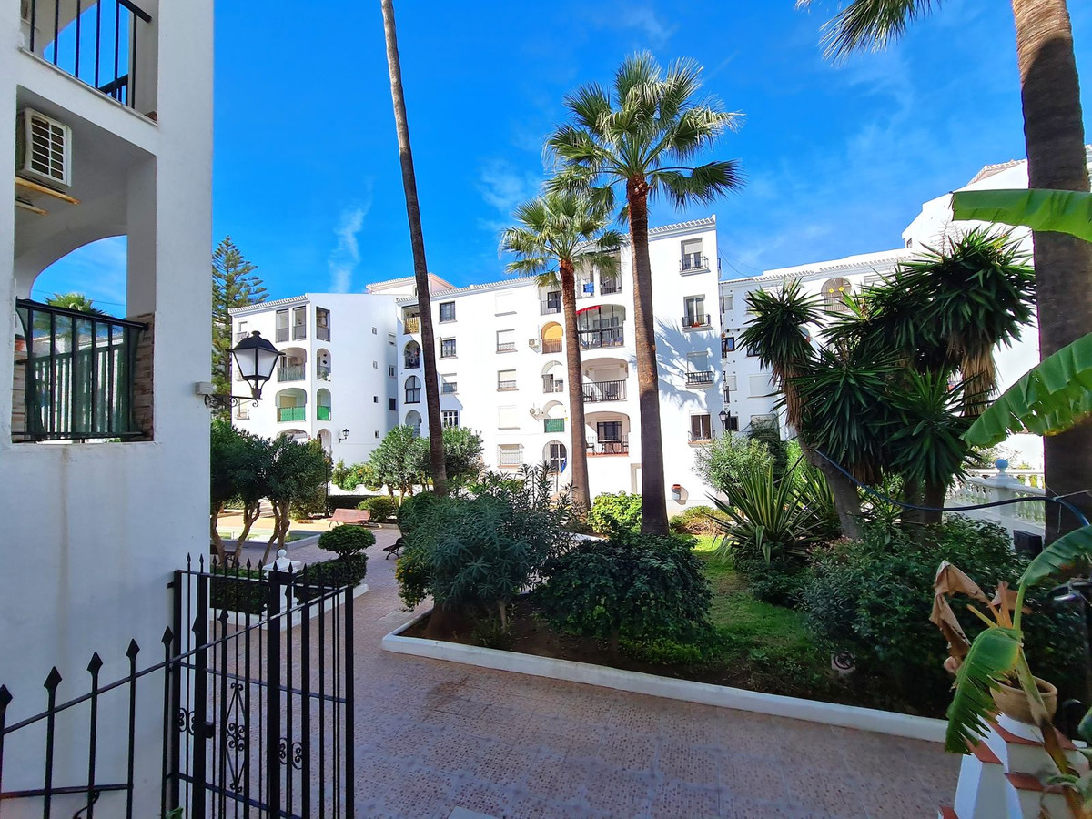 2 Bed, 1 Bath, ApartmentFor Sale, San Luis de Sabinillas, Malaga