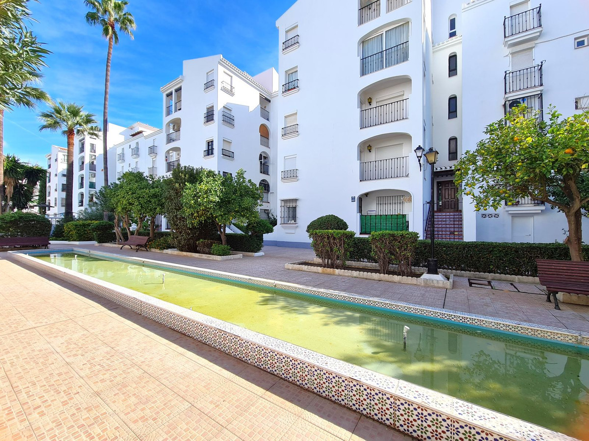 2 Bed, 1 Bath, ApartmentFor Sale, San Luis de Sabinillas, Malaga