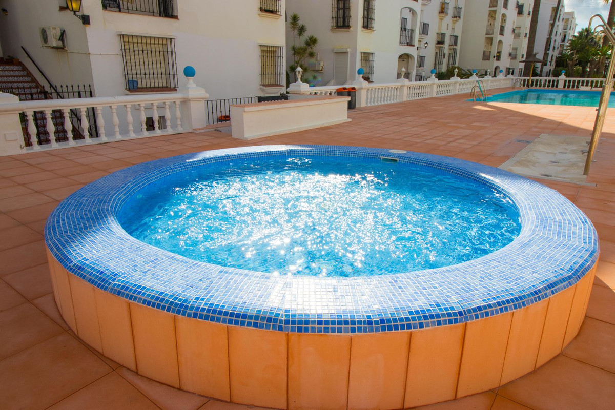 2 Bed, 1 Bath, ApartmentFor Sale, San Luis de Sabinillas, Malaga