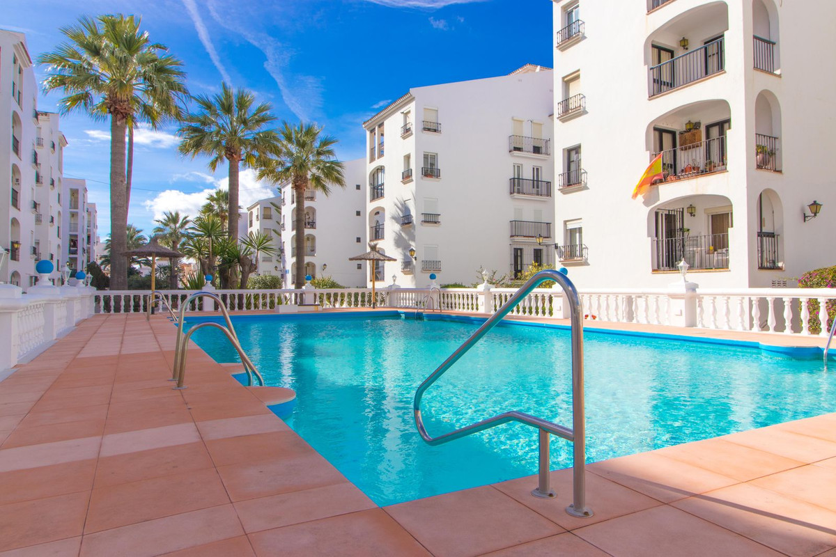 2 Bed, 1 Bath, ApartmentFor Sale, San Luis de Sabinillas, Malaga