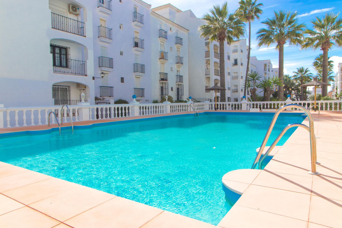 2 Bed, 1 Bath, ApartmentFor Sale, San Luis de Sabinillas, Malaga