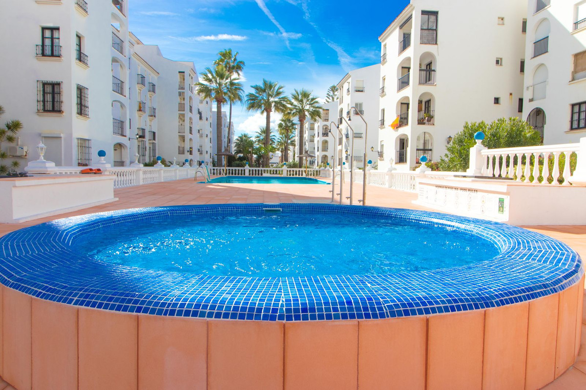 2 Bed, 1 Bath, ApartmentFor Sale, San Luis de Sabinillas, Malaga