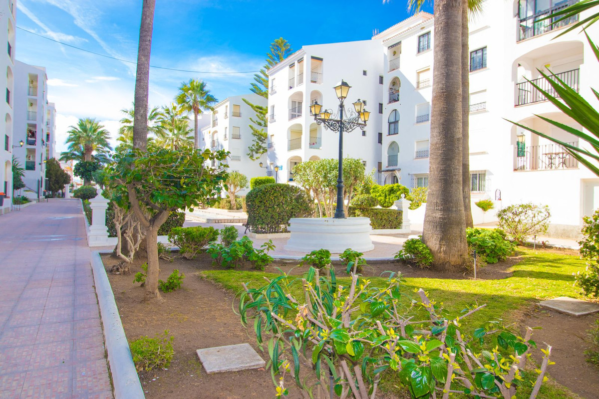 2 Bed, 1 Bath, ApartmentFor Sale, San Luis de Sabinillas, Malaga