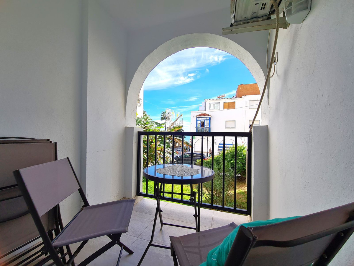 2 Bed, 1 Bath, ApartmentFor Sale, San Luis de Sabinillas, Malaga