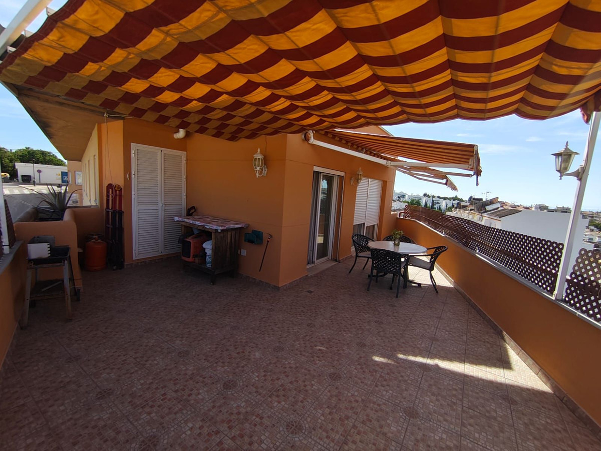 4 Bed, 2 Bath, ApartmentFor Sale, Estepona, Malaga