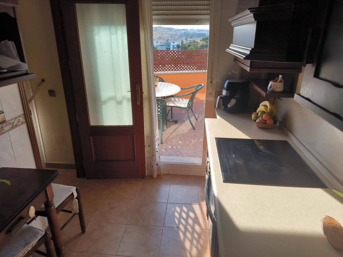 4 Bed, 2 Bath, ApartmentFor Sale, Estepona, Malaga