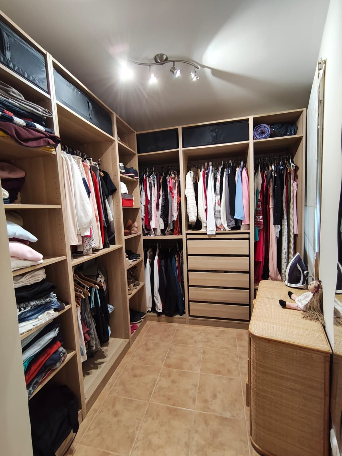 4 Bed, 2 Bath, ApartmentFor Sale, Estepona, Malaga