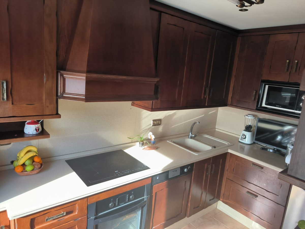 4 Bed, 2 Bath, ApartmentFor Sale, Estepona, Malaga