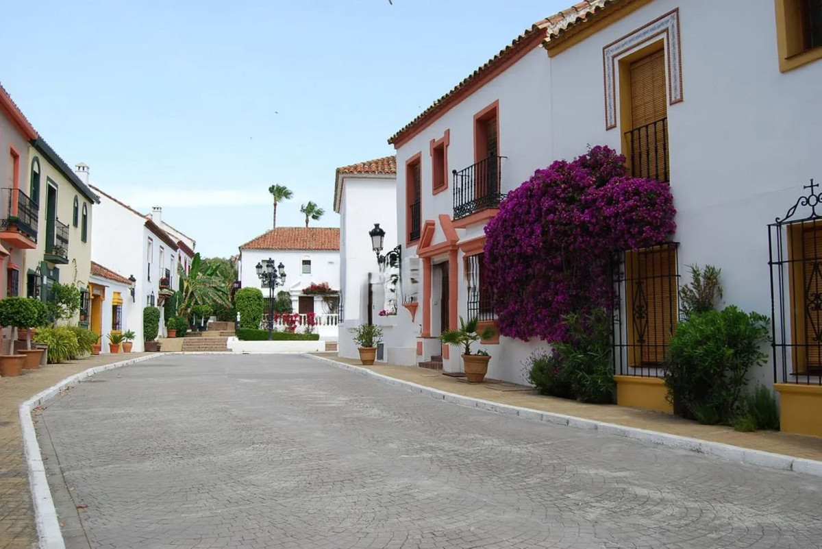 3 Bed, 4 Bath, HouseFor Sale, Guadalmina Baja, Malaga