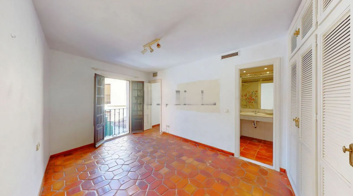 3 Bed, 4 Bath, HouseFor Sale, Guadalmina Baja, Malaga