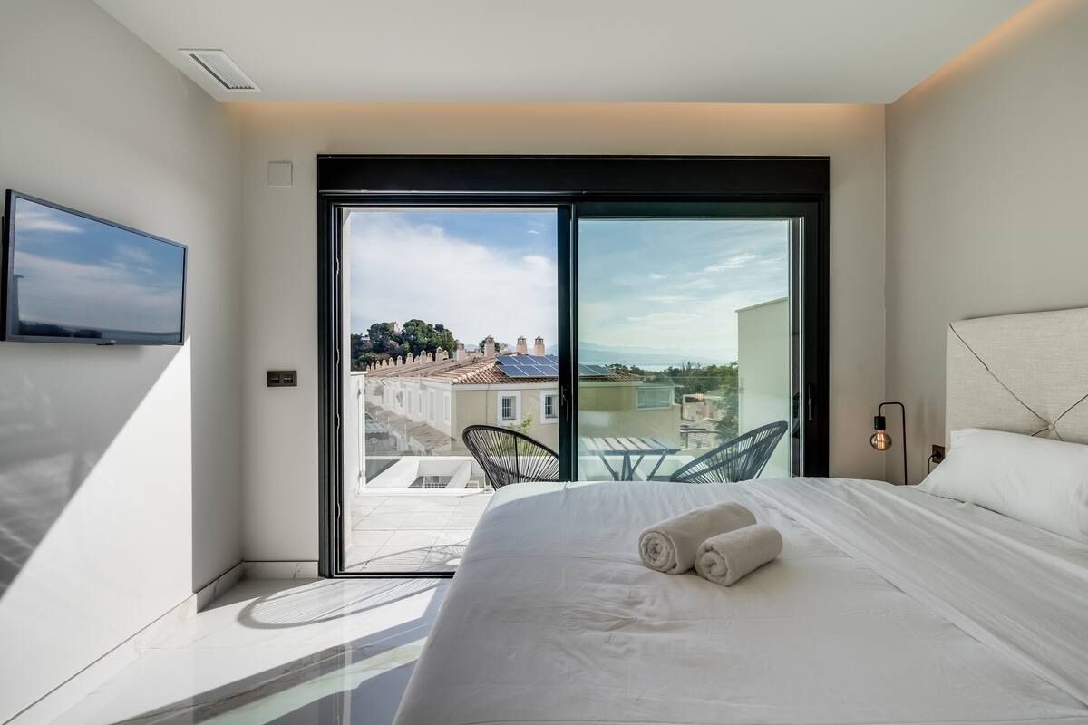 4 Bed, 3 Bath, HouseFor Sale, Torremolinos, Malaga, 29620