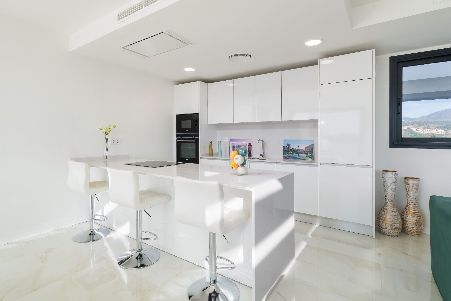 3 Bed, 2 Bath, ApartmentFor Sale, Estepona, Malaga, 29680