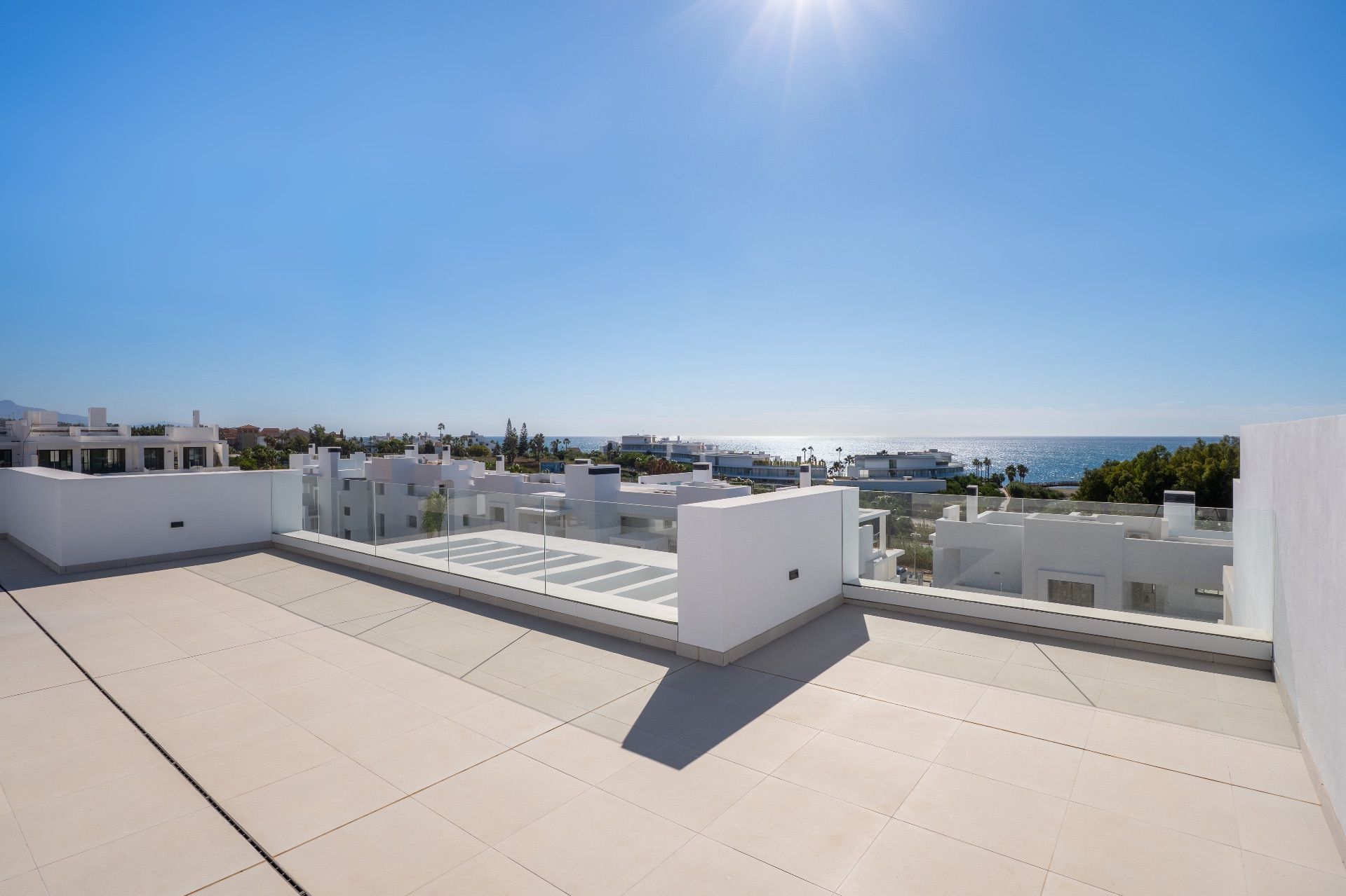 3 Bed, 2 Bath, ApartmentFor Sale, Estepona, Malaga, 29680