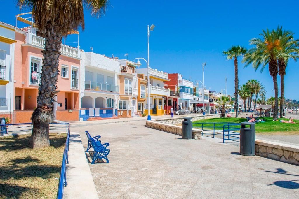 3 Bed, 2 Bath, HouseFor Sale, Malaga city, Malaga, 29000